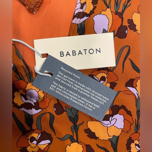 NWT! Aritzia Babaton V-Neck One Piece Swimsuit - Picture 13 of 15